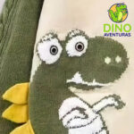 chompa-gruesa-con-estampado-dinosaurio-verde-ejercito-1